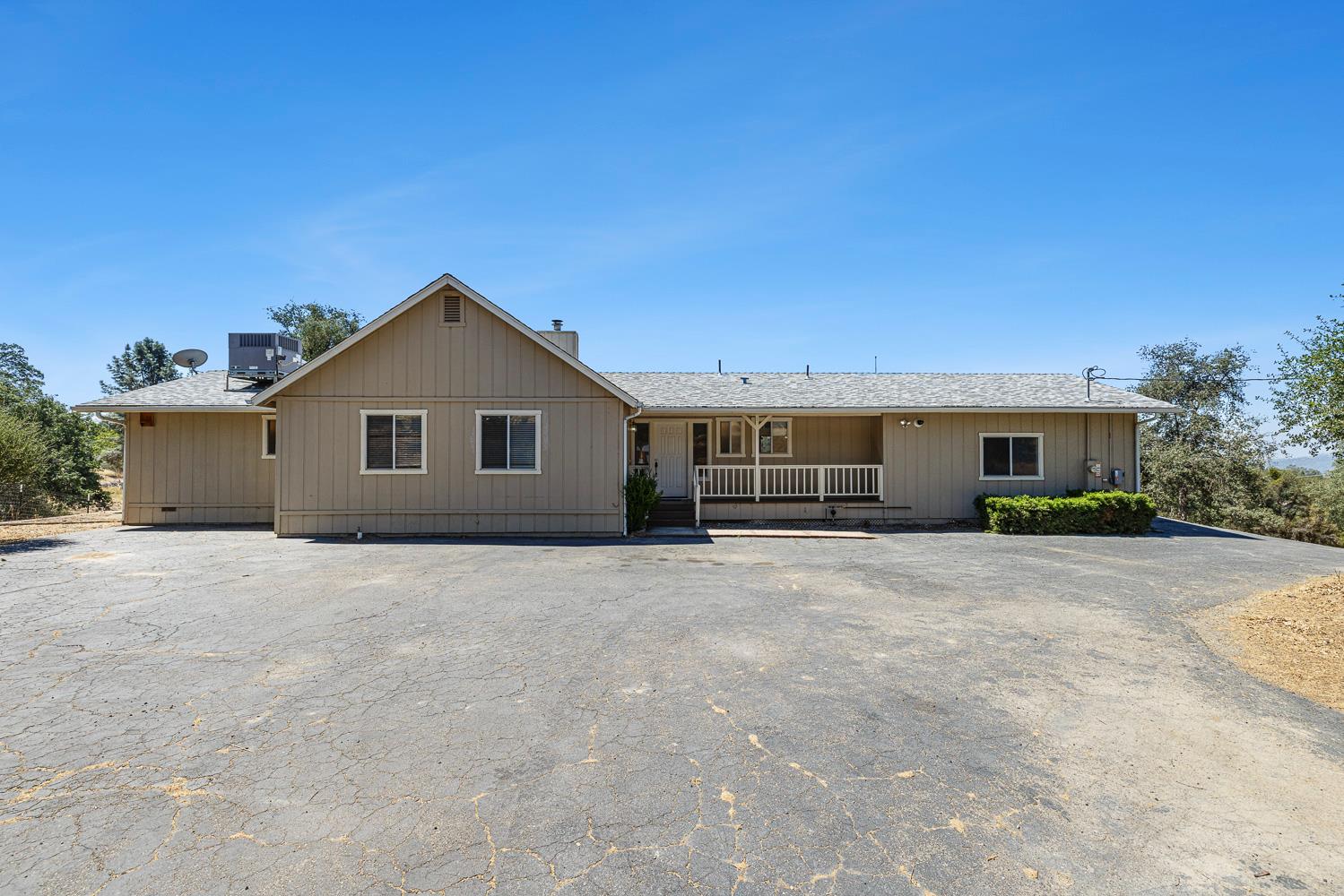 31911 Mountain Ln, North Fork, CA 93643