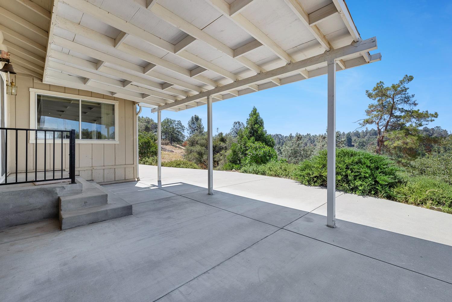 31911 Mountain Ln, North Fork, CA 93643