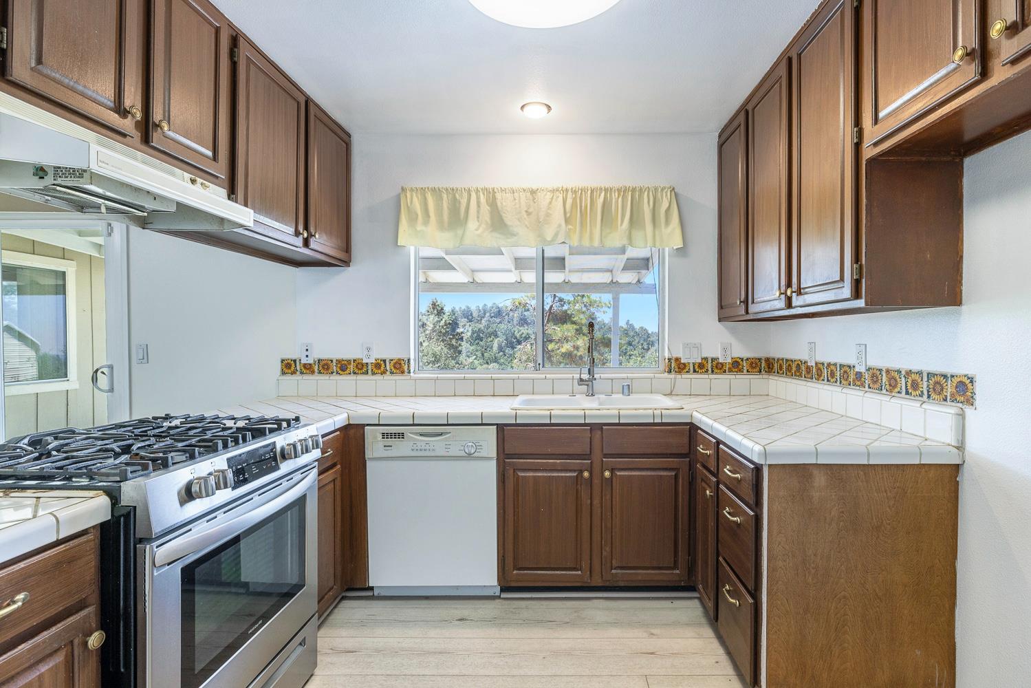 31911 Mountain Ln, North Fork, CA 93643
