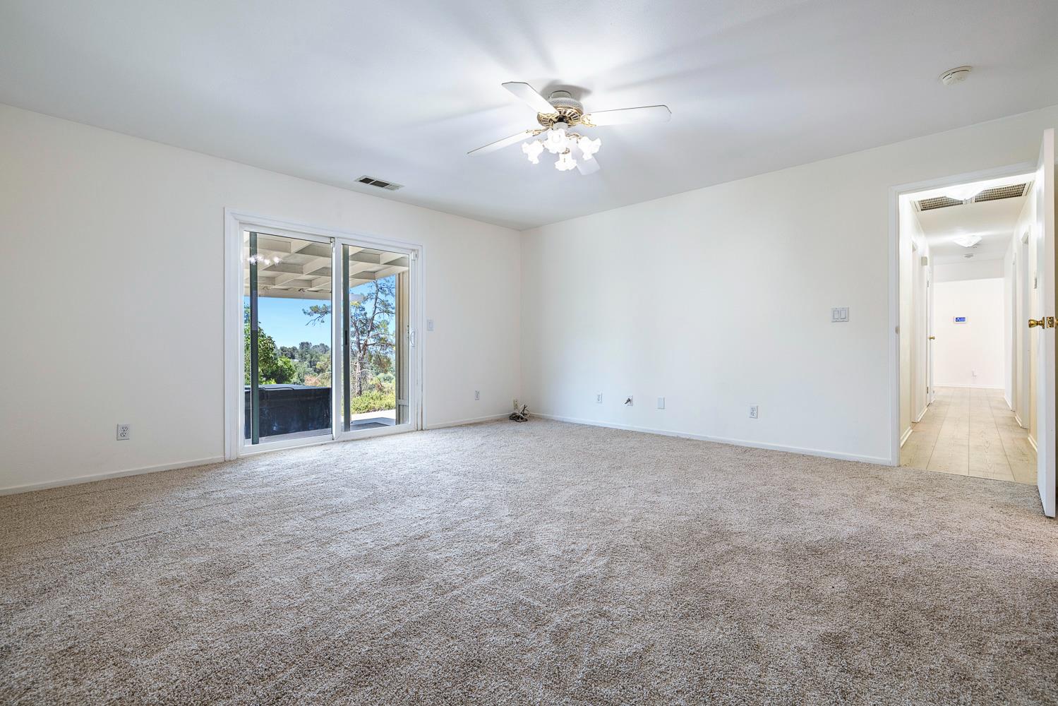 31911 Mountain Ln, North Fork, CA 93643