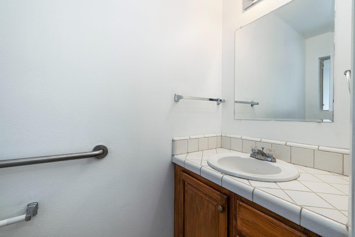 31911 Mountain Ln, North Fork, CA 93643