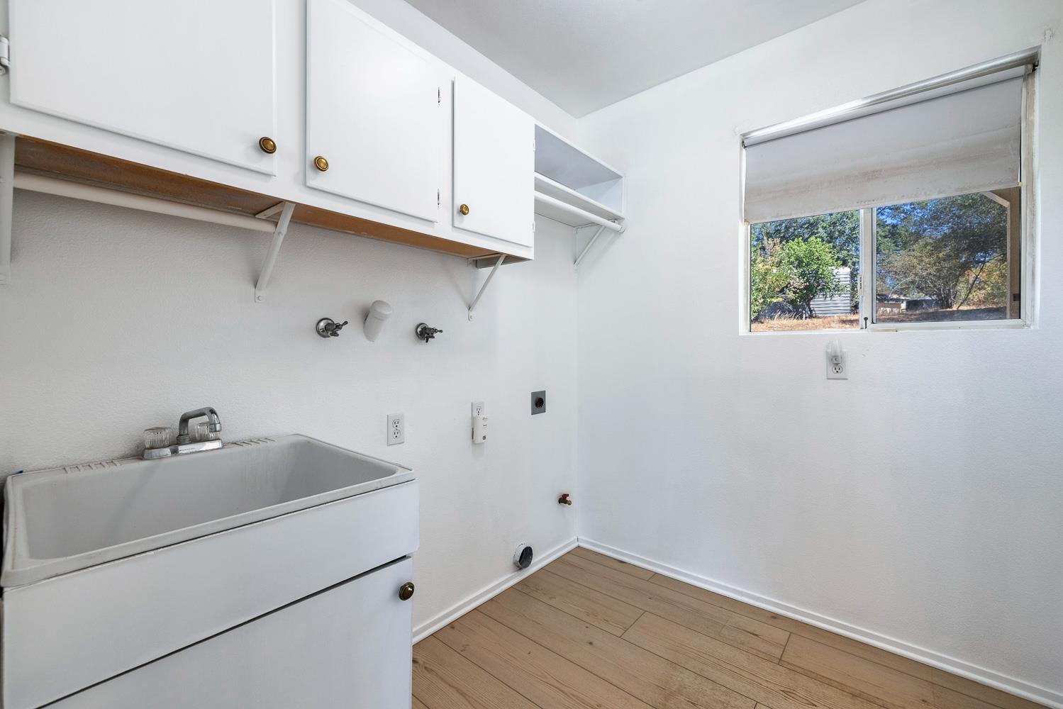 31911 Mountain Ln, North Fork, CA 93643