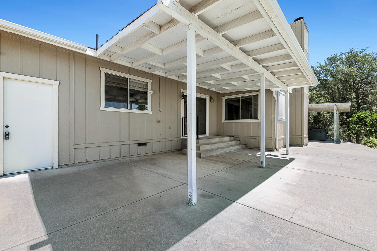31911 Mountain Ln, North Fork, CA 93643