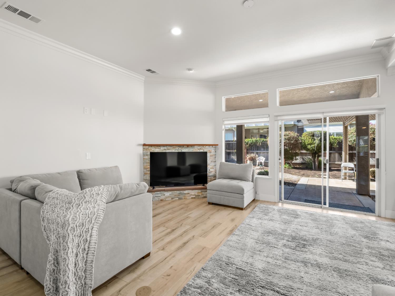 910 E Mill Creek, Fresno, CA 93720