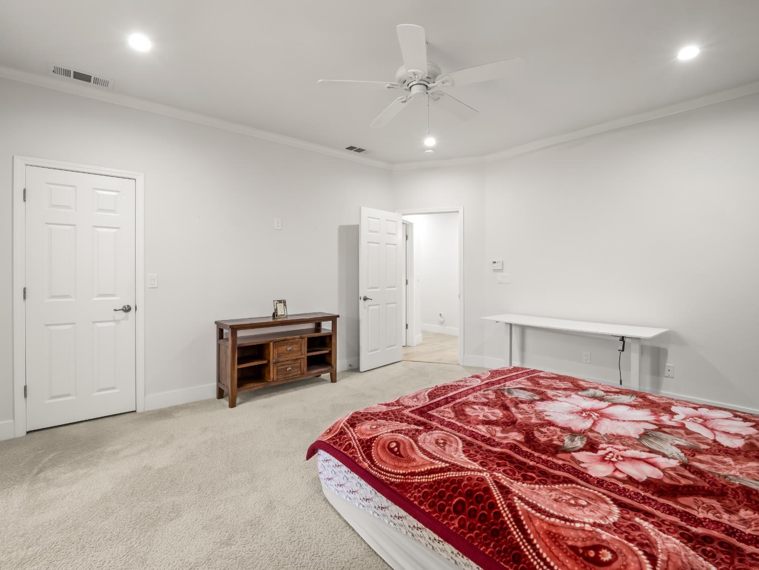 910 E Mill Creek, Fresno, CA 93720