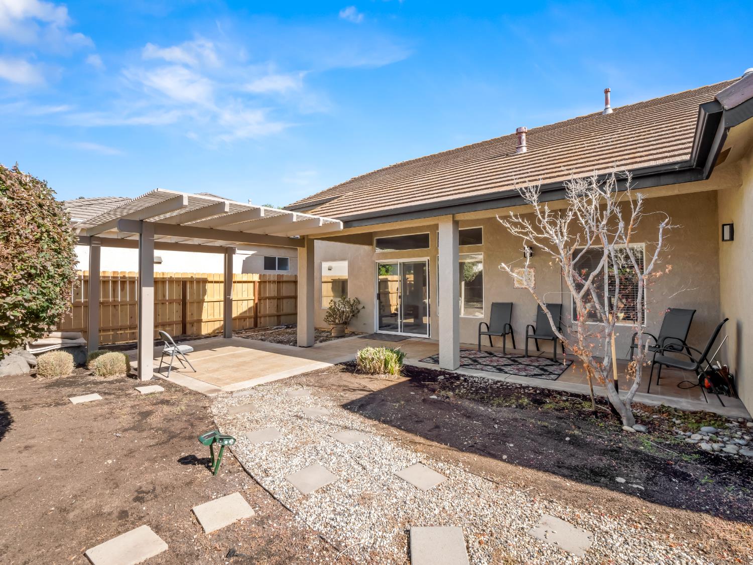 910 E Mill Creek, Fresno, CA 93720