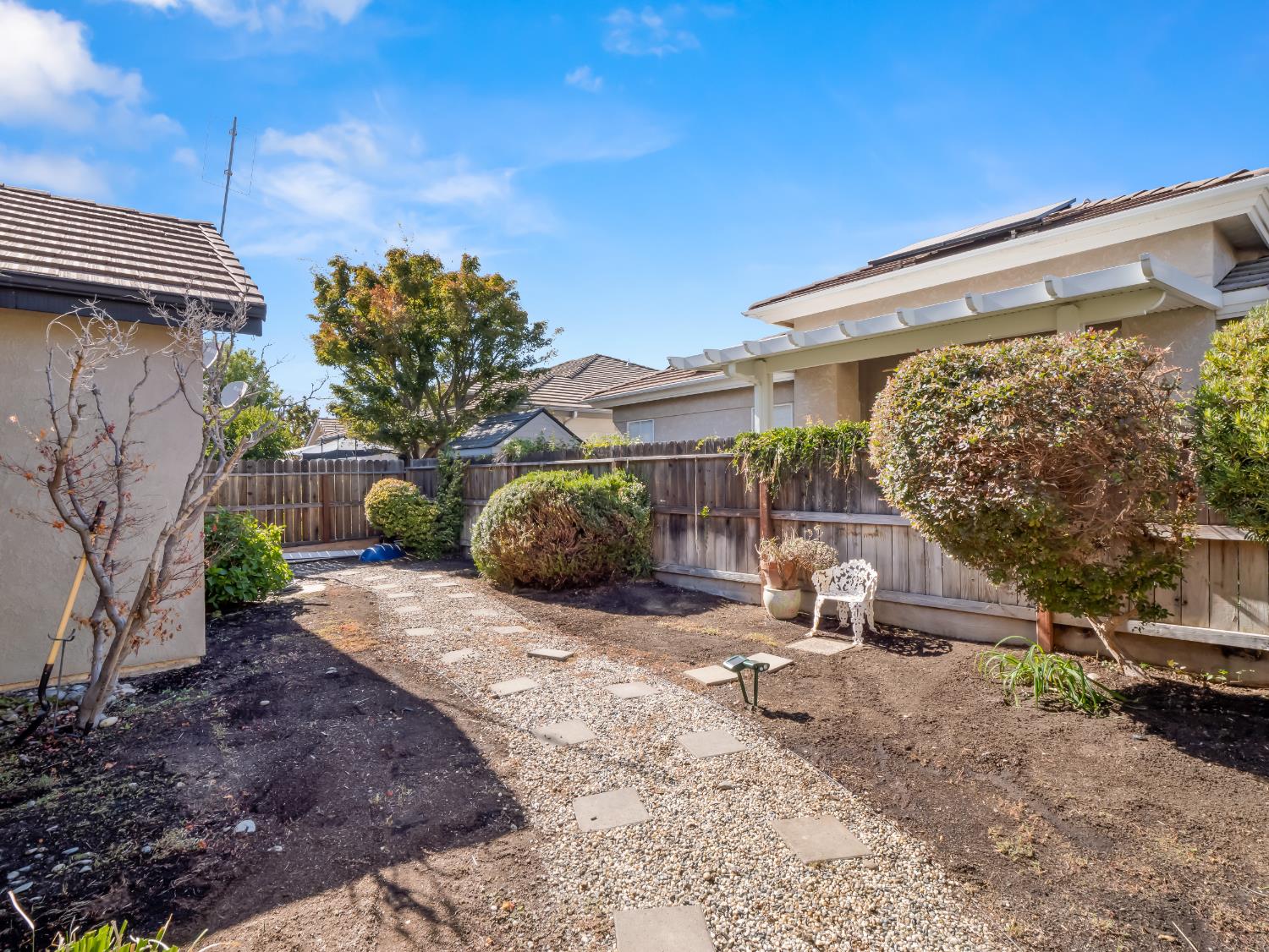 910 E Mill Creek, Fresno, CA 93720