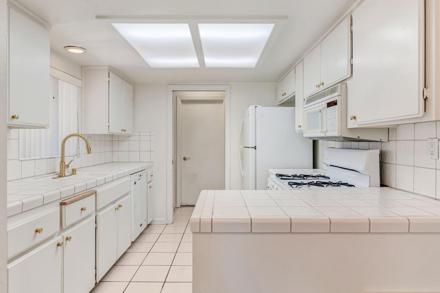 474 E Alluvial Ave #196, Fresno, CA 93720