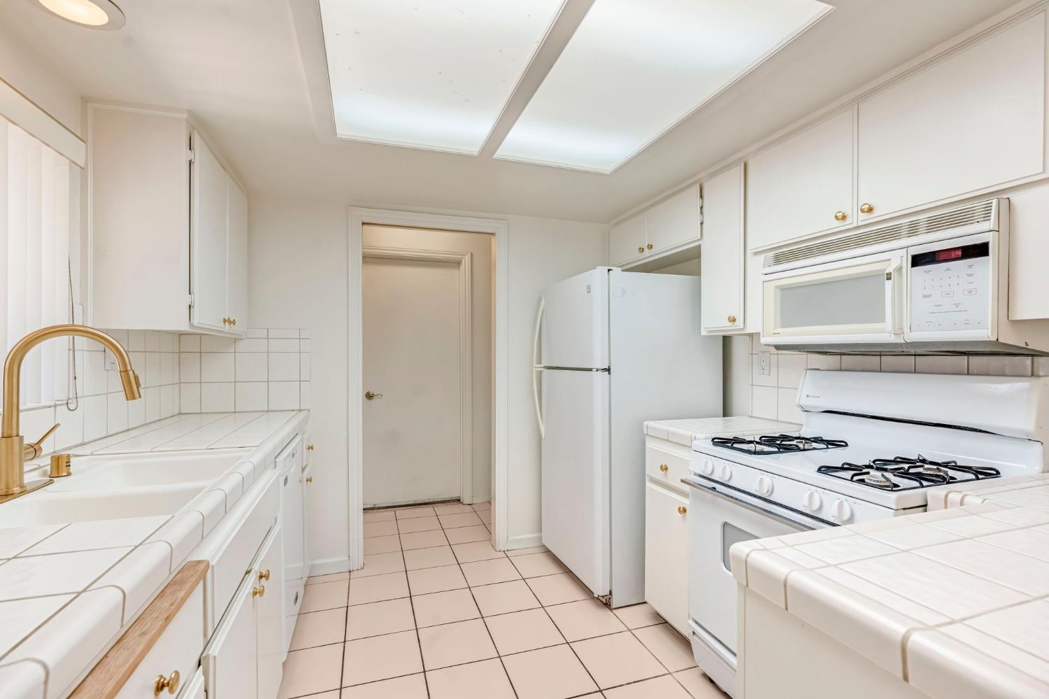 474 E Alluvial Ave #196, Fresno, CA 93720