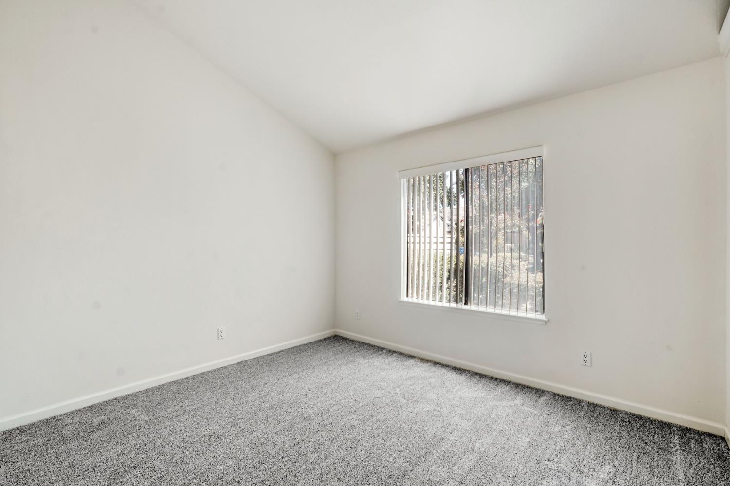 474 E Alluvial Ave #196, Fresno, CA 93720