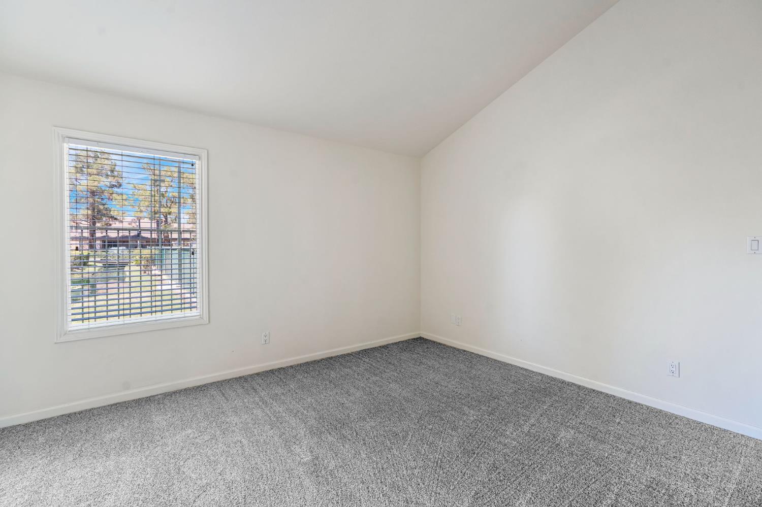474 E Alluvial Ave #196, Fresno, CA 93720