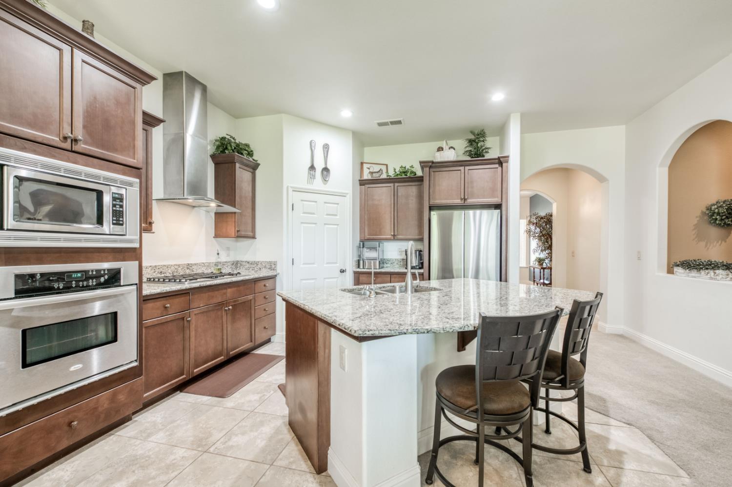 5828 E Booker Ave, Fresno, CA 93727