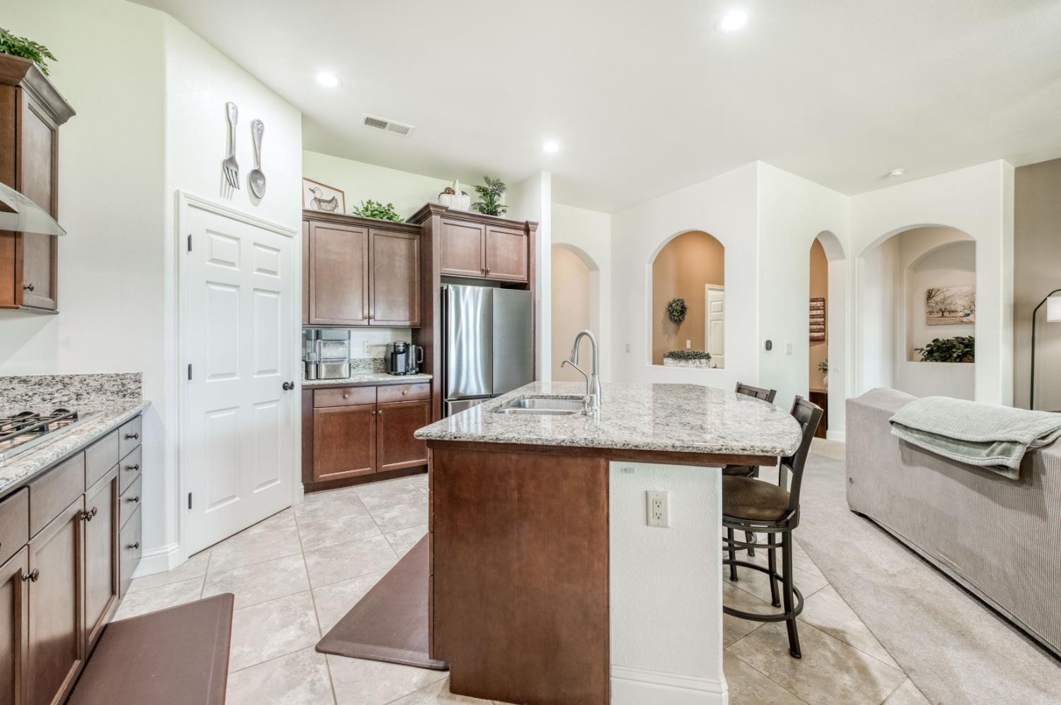 5828 E Booker Ave, Fresno, CA 93727