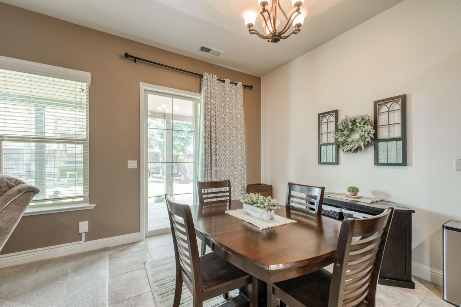 5828 E Booker Ave, Fresno, CA 93727