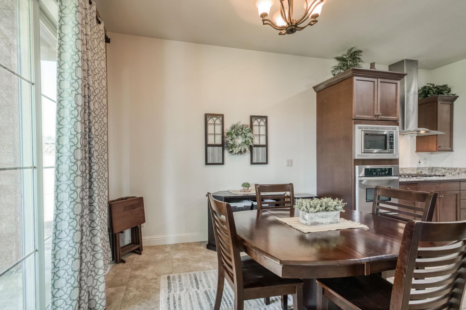 5828 E Booker Ave, Fresno, CA 93727