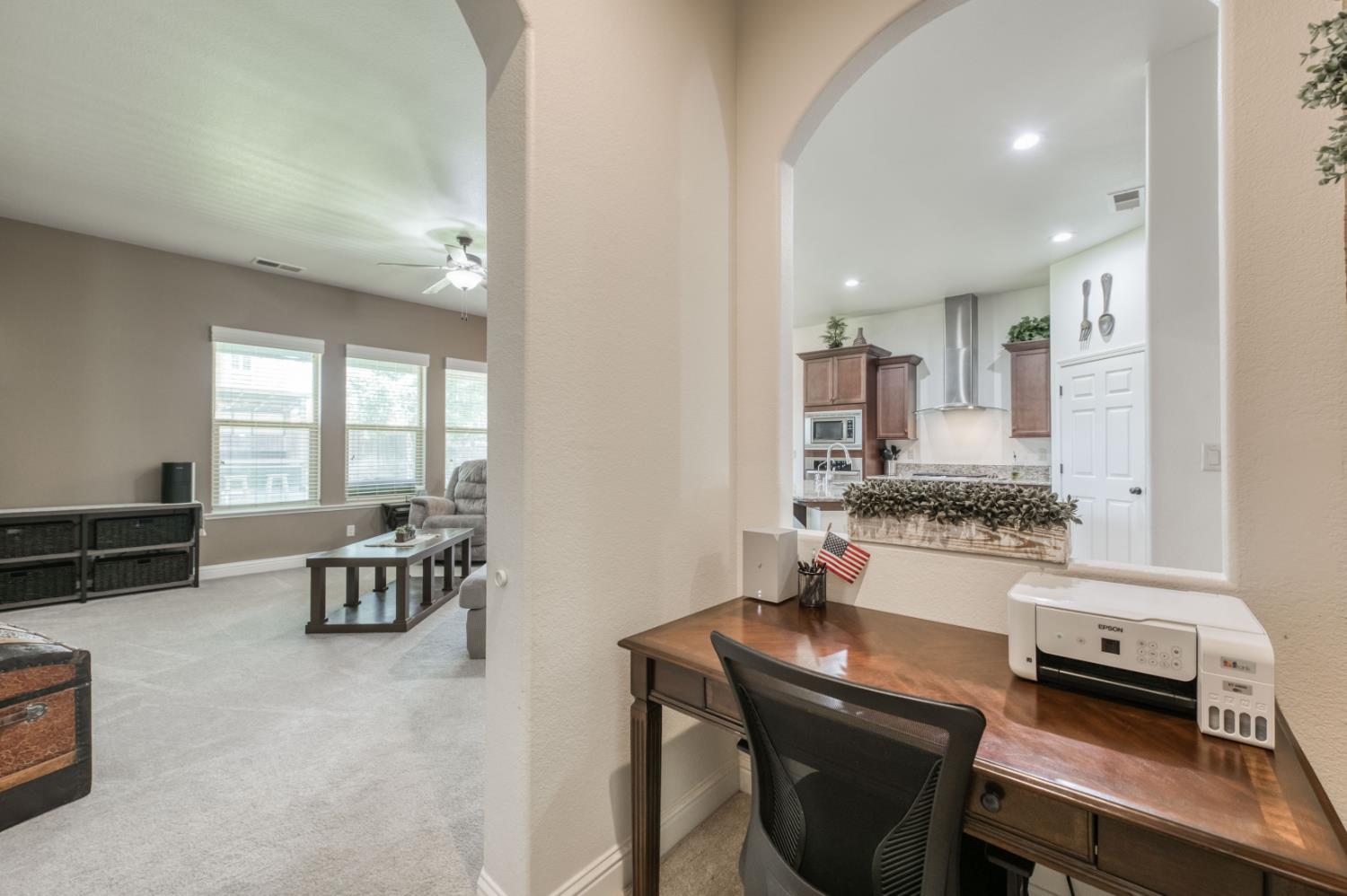5828 E Booker Ave, Fresno, CA 93727