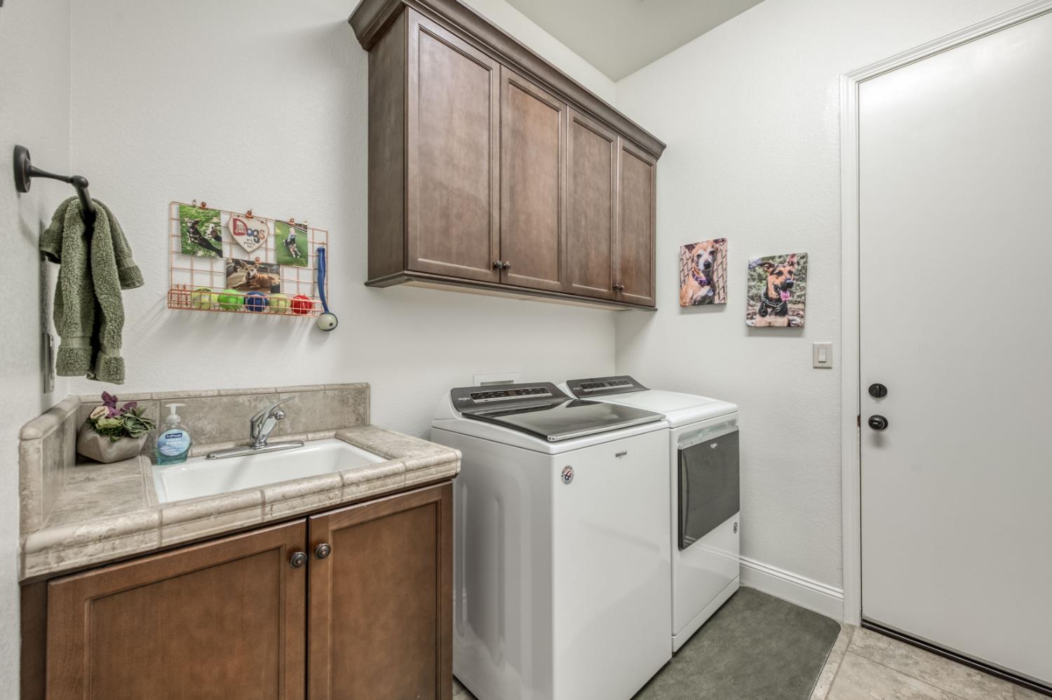 5828 E Booker Ave, Fresno, CA 93727
