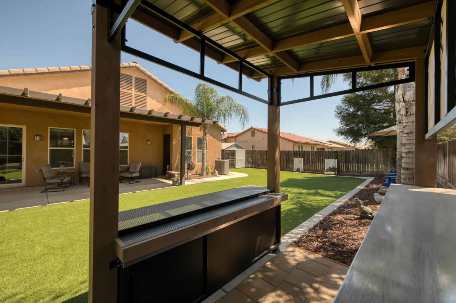 5828 E Booker Ave, Fresno, CA 93727