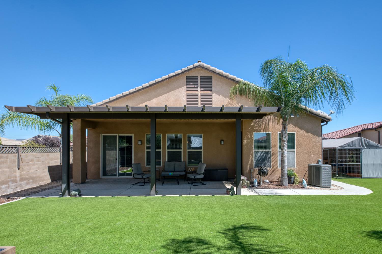 5828 E Booker Ave, Fresno, CA 93727