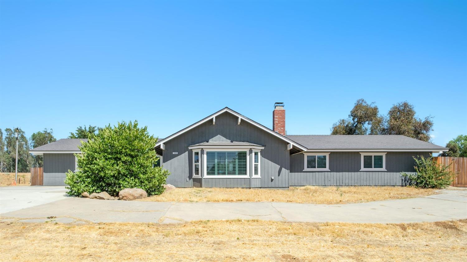 10890 N Armstrong Ave, Clovis, CA 93619