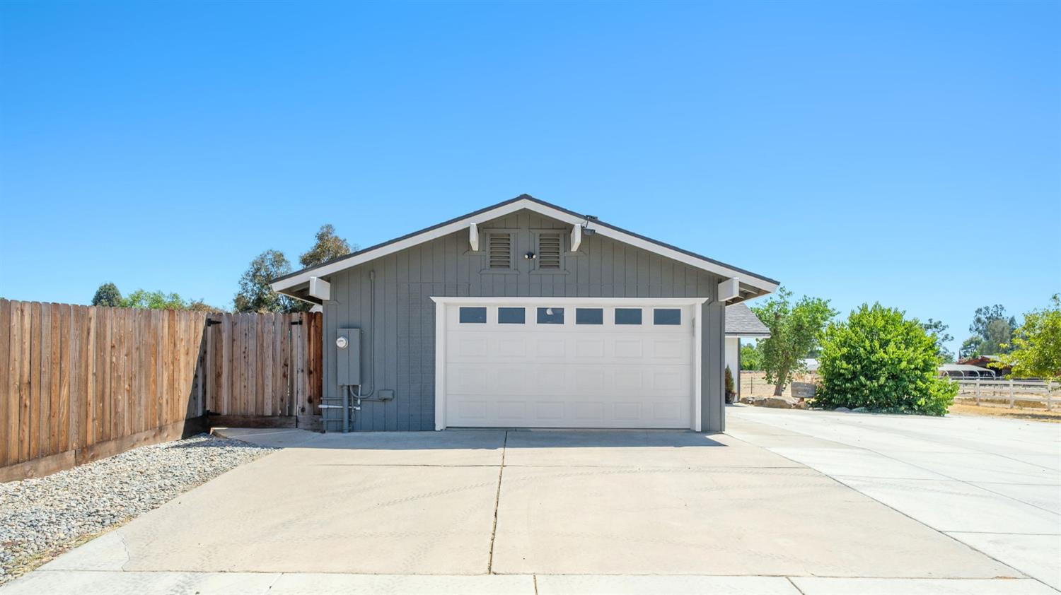 10890 N Armstrong Ave, Clovis, CA 93619