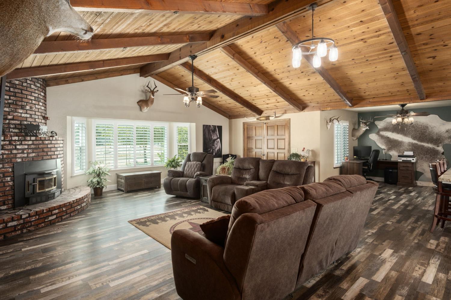 10890 N Armstrong Ave, Clovis, CA 93619