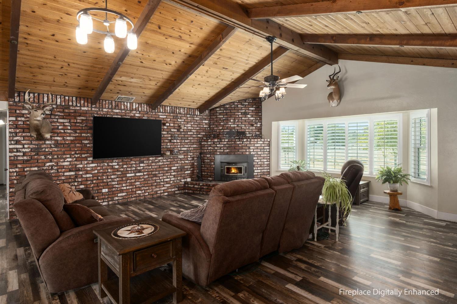 10890 N Armstrong Ave, Clovis, CA 93619