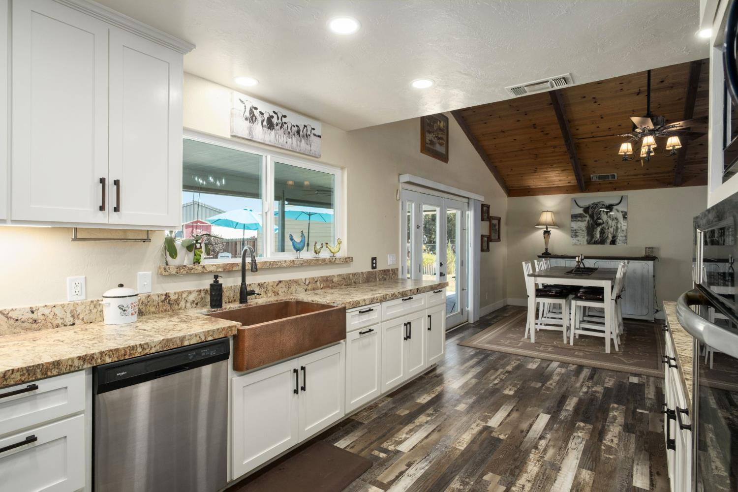 10890 N Armstrong Ave, Clovis, CA 93619