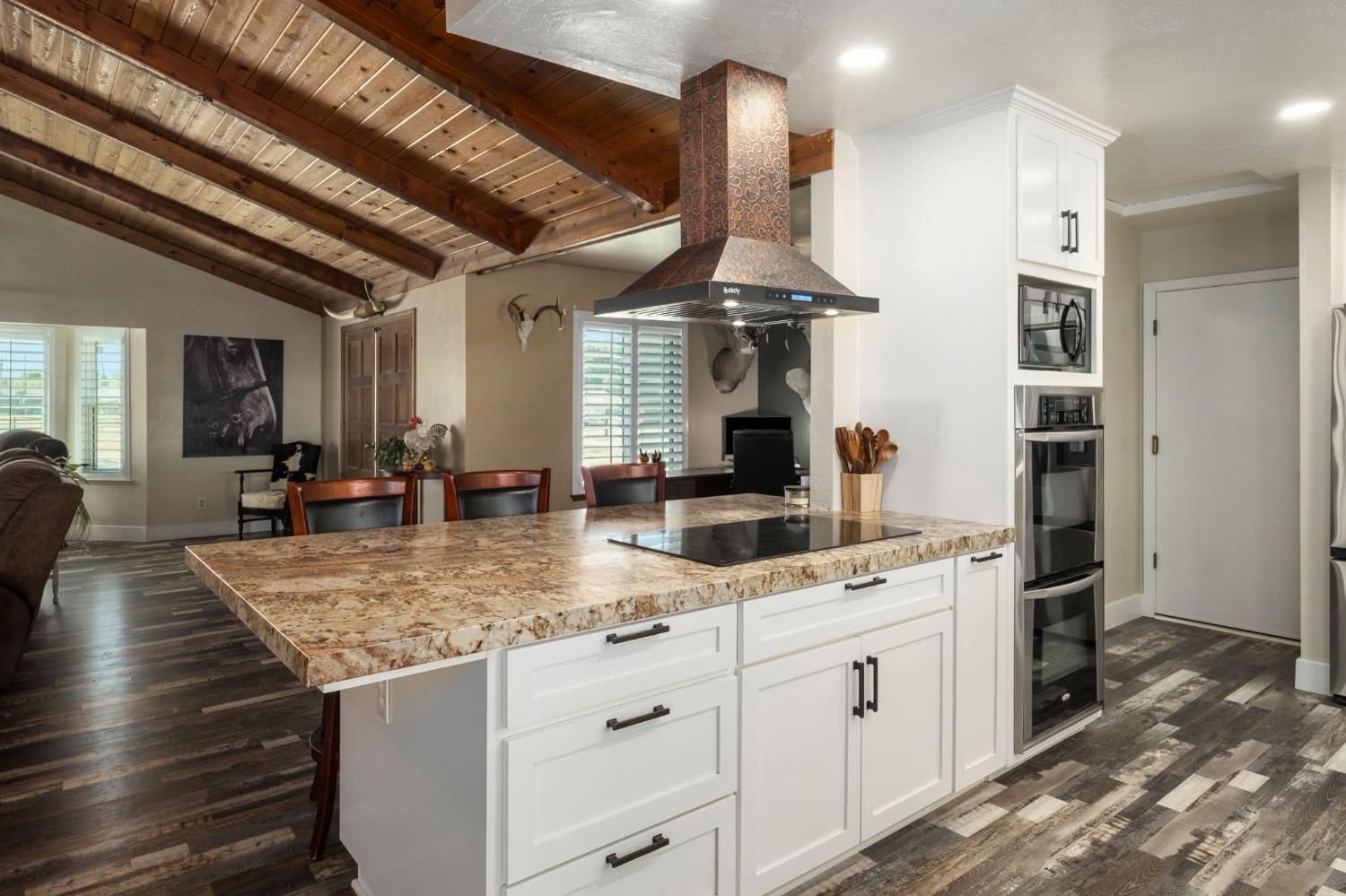 10890 N Armstrong Ave, Clovis, CA 93619