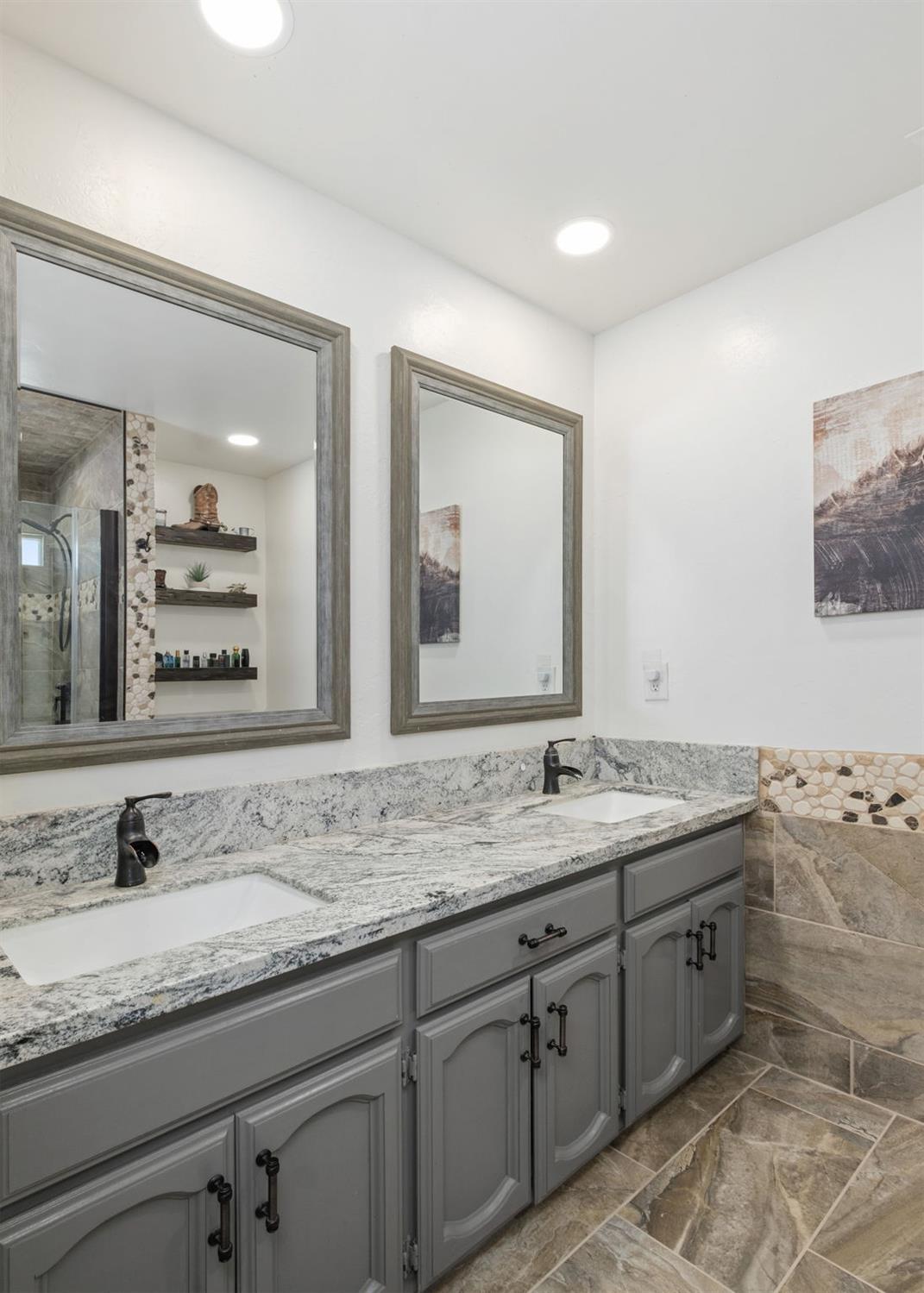 10890 N Armstrong Ave, Clovis, CA 93619
