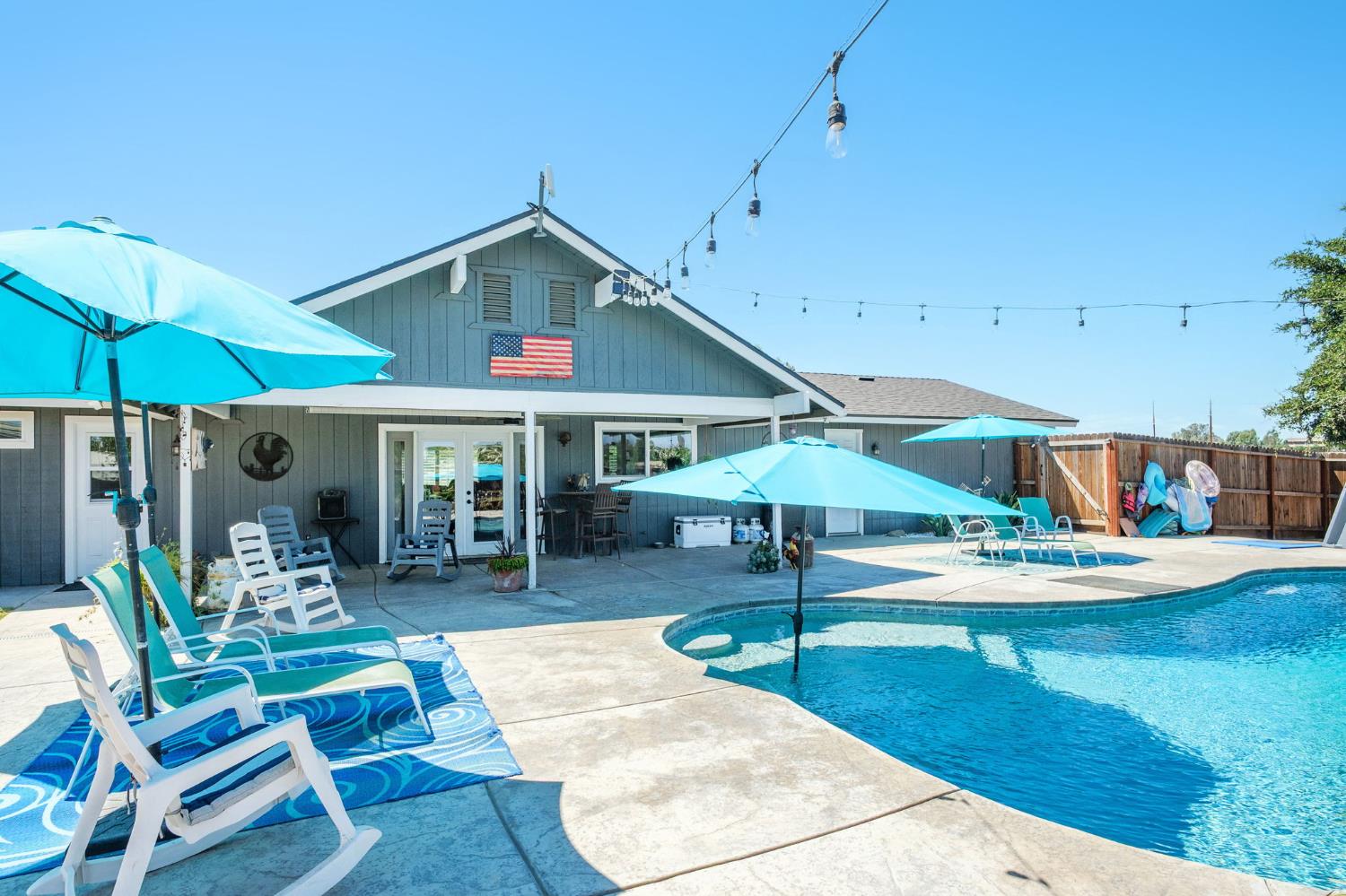 10890 N Armstrong Ave, Clovis, CA 93619