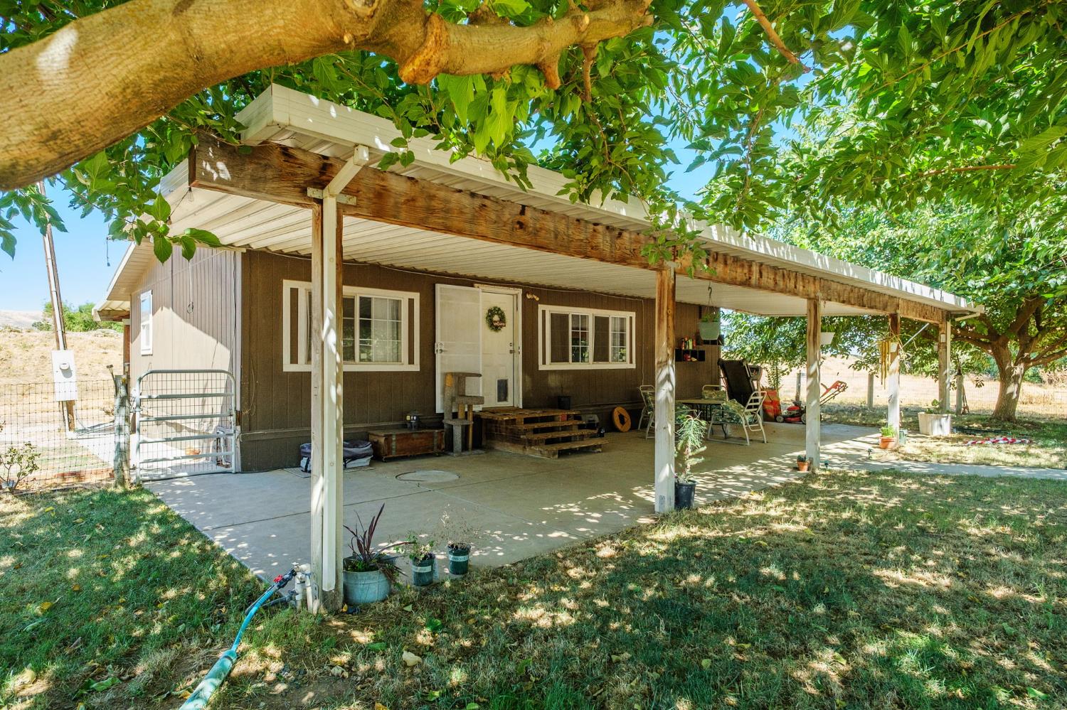 10890 N Armstrong Ave, Clovis, CA 93619