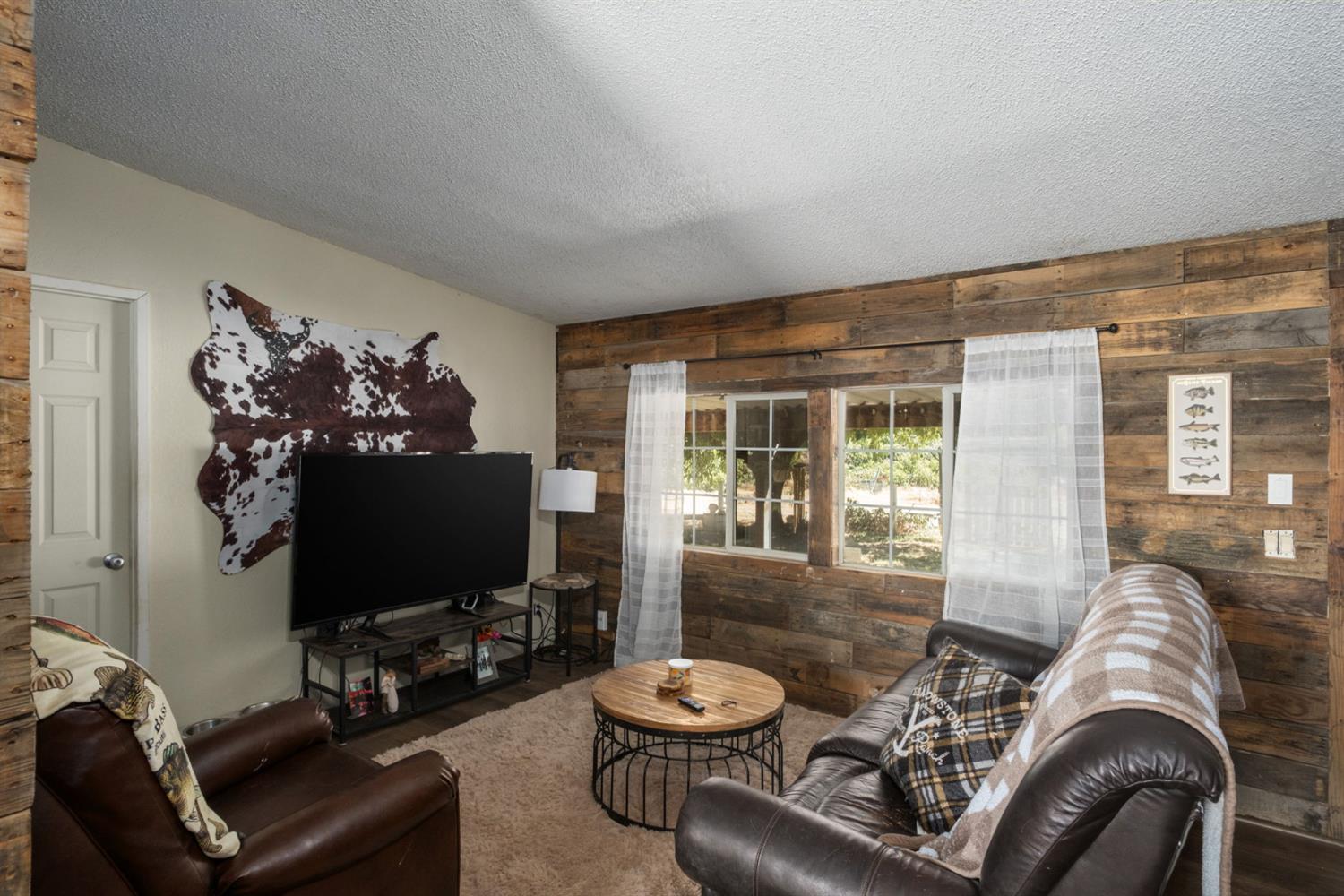 10890 N Armstrong Ave, Clovis, CA 93619