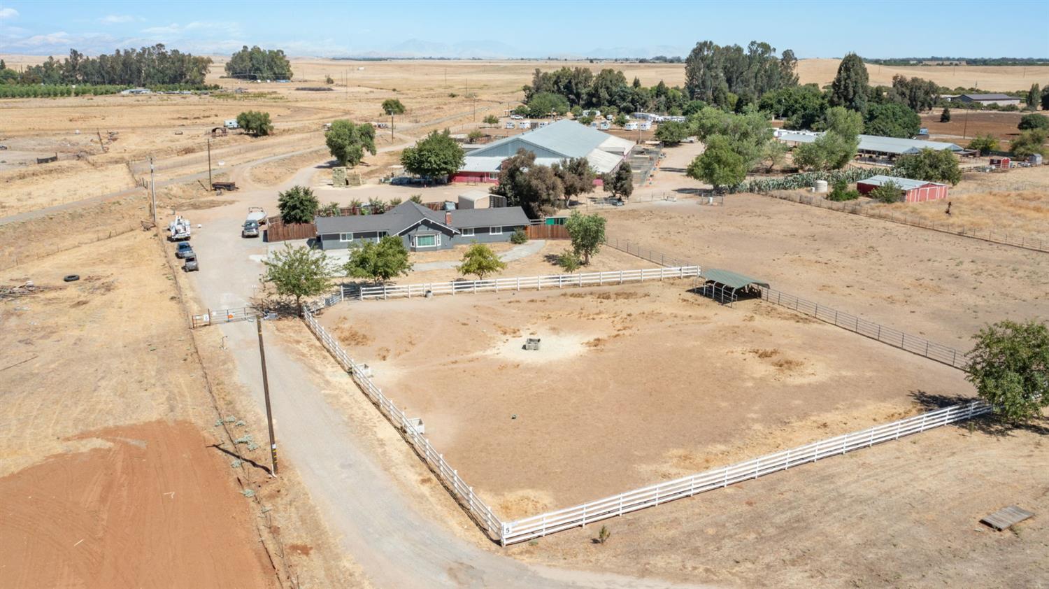 10890 N Armstrong Ave, Clovis, CA 93619