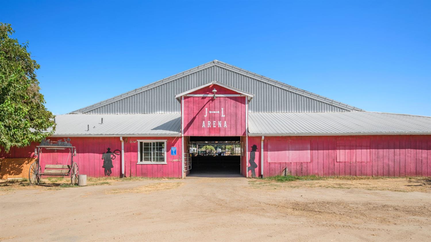 10890 N Armstrong Ave, Clovis, CA 93619