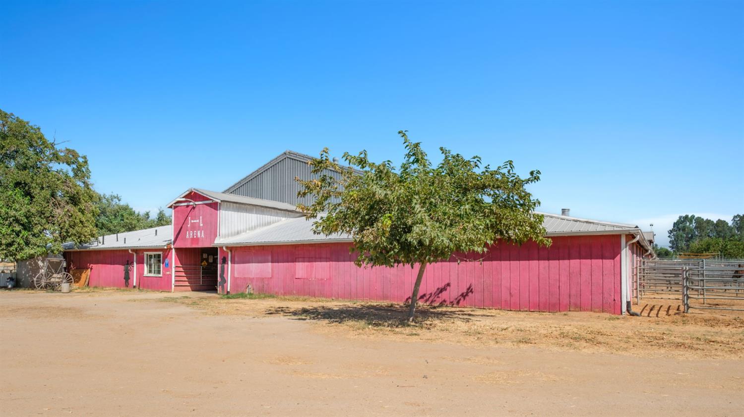 10890 N Armstrong Ave, Clovis, CA 93619