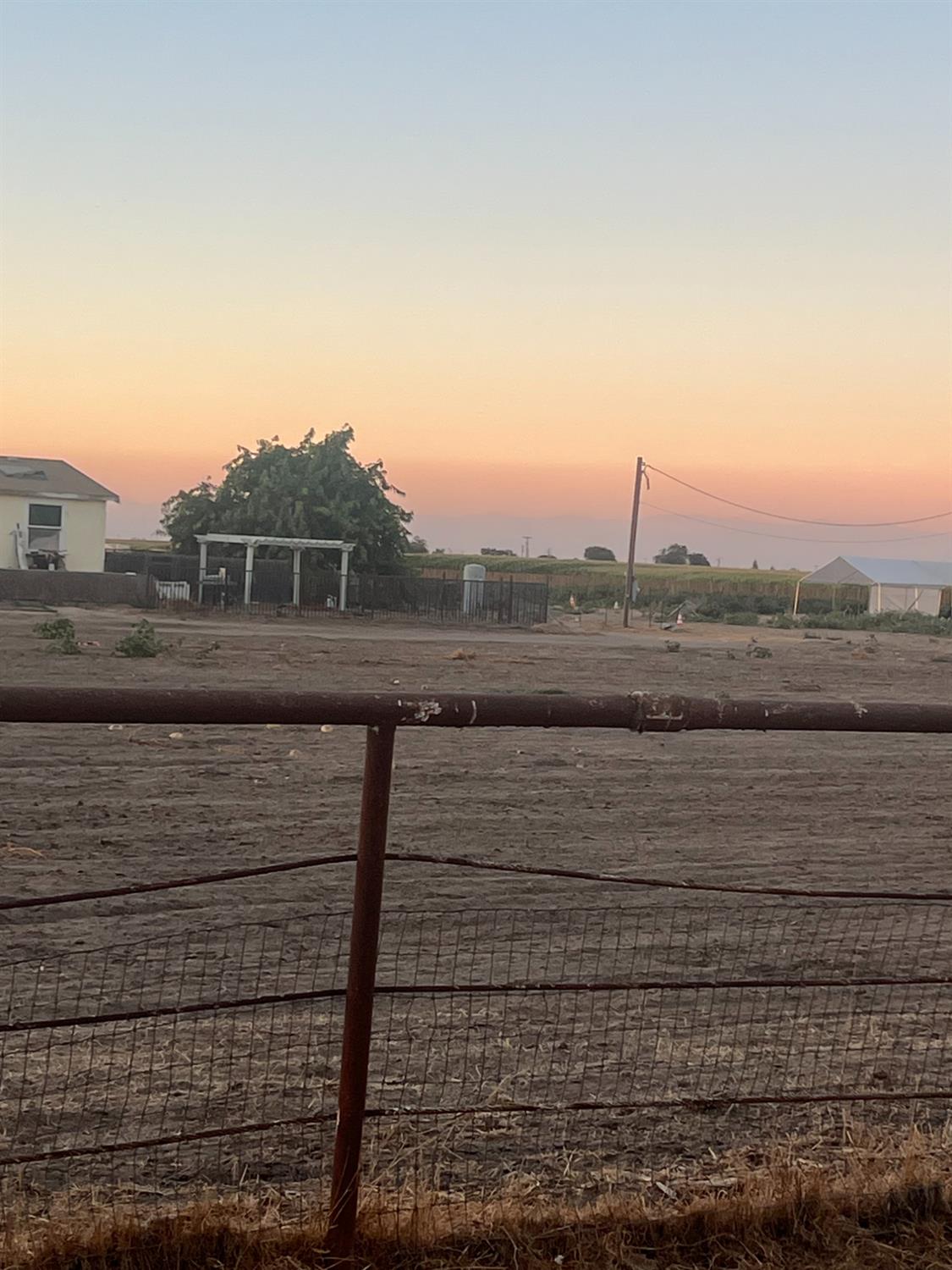 334 E Mt Whitney Ave, Laton, CA 93242