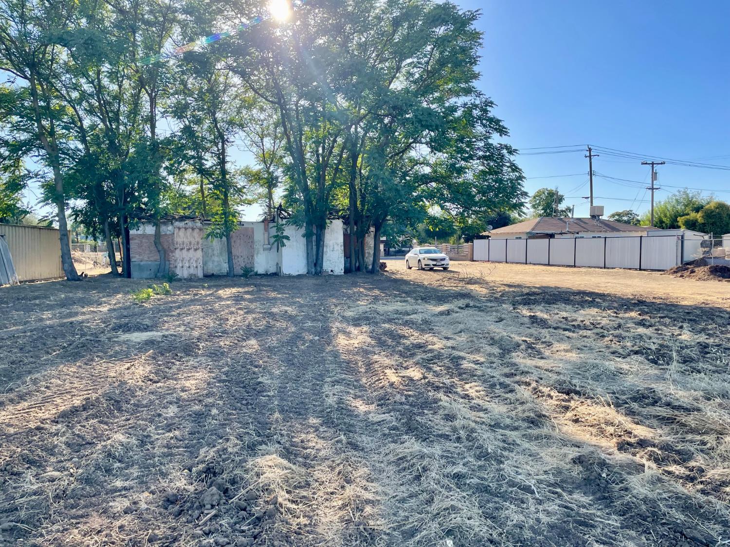 2449 S Willow Ave, Fresno, CA 93725