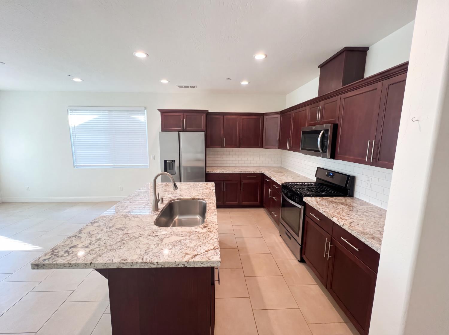 3852 Morris Ave, Clovis, CA 93619