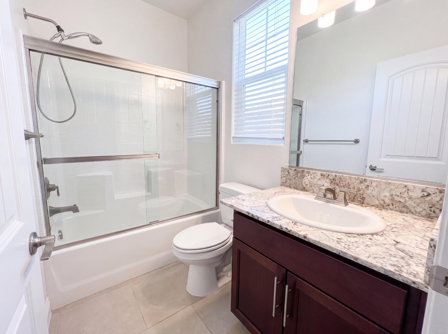 3852 Morris Ave, Clovis, CA 93619