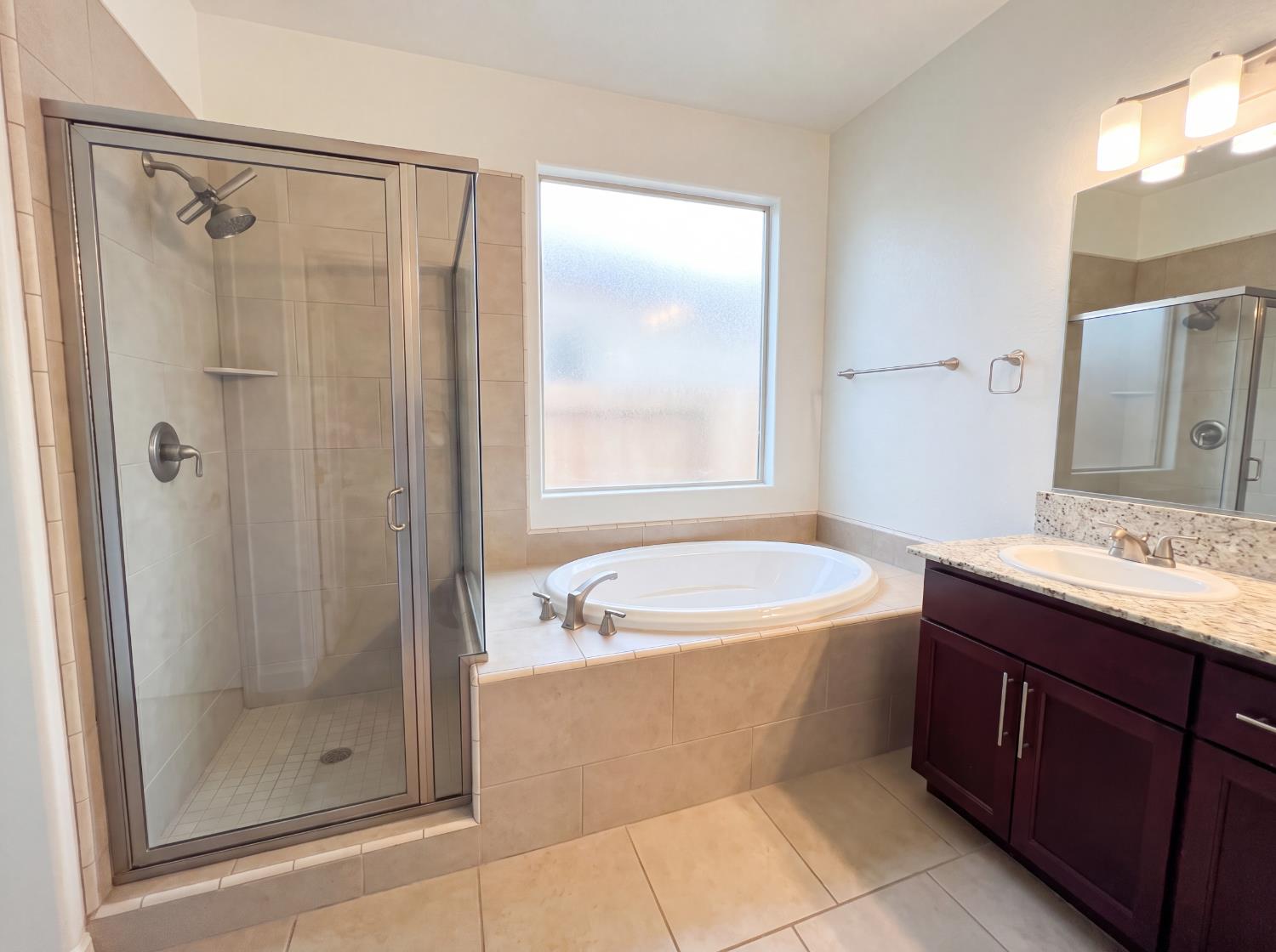 3852 Morris Ave, Clovis, CA 93619
