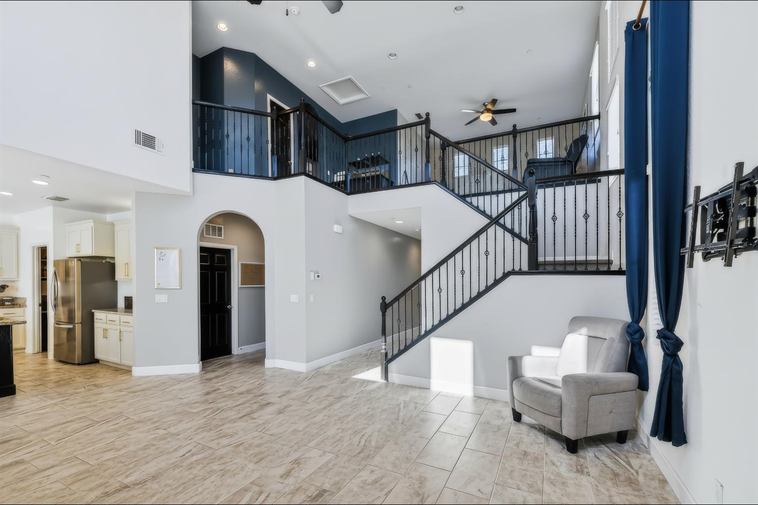 1509 Medellin Ln, Clovis, CA 93619
