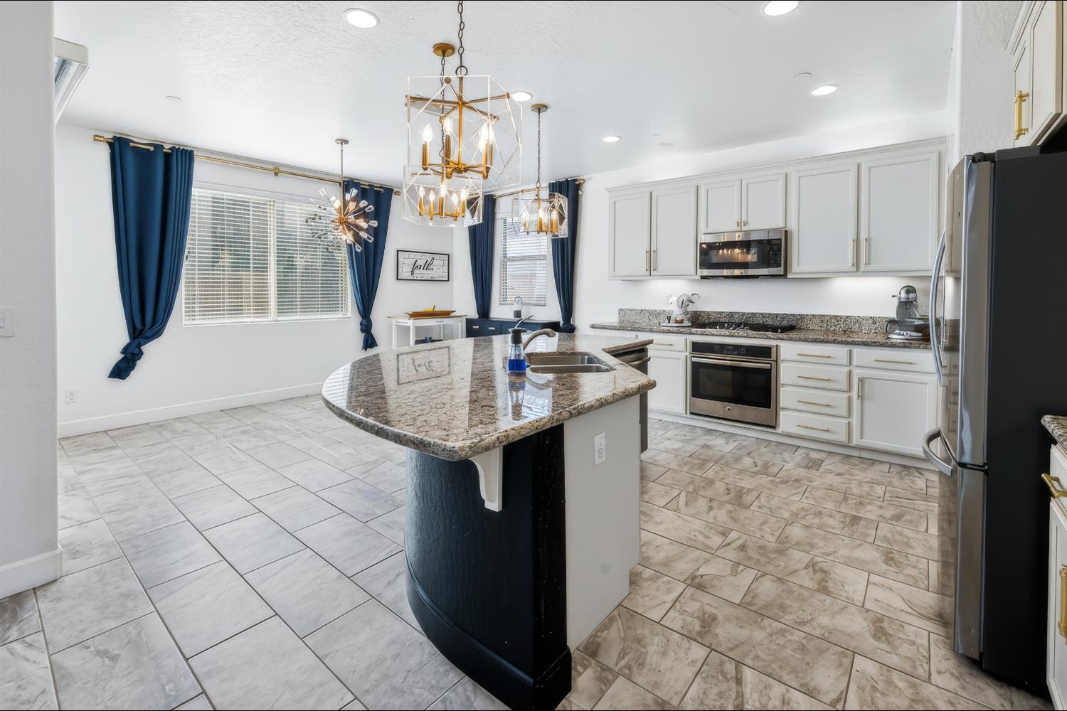 1509 Medellin Ln, Clovis, CA 93619