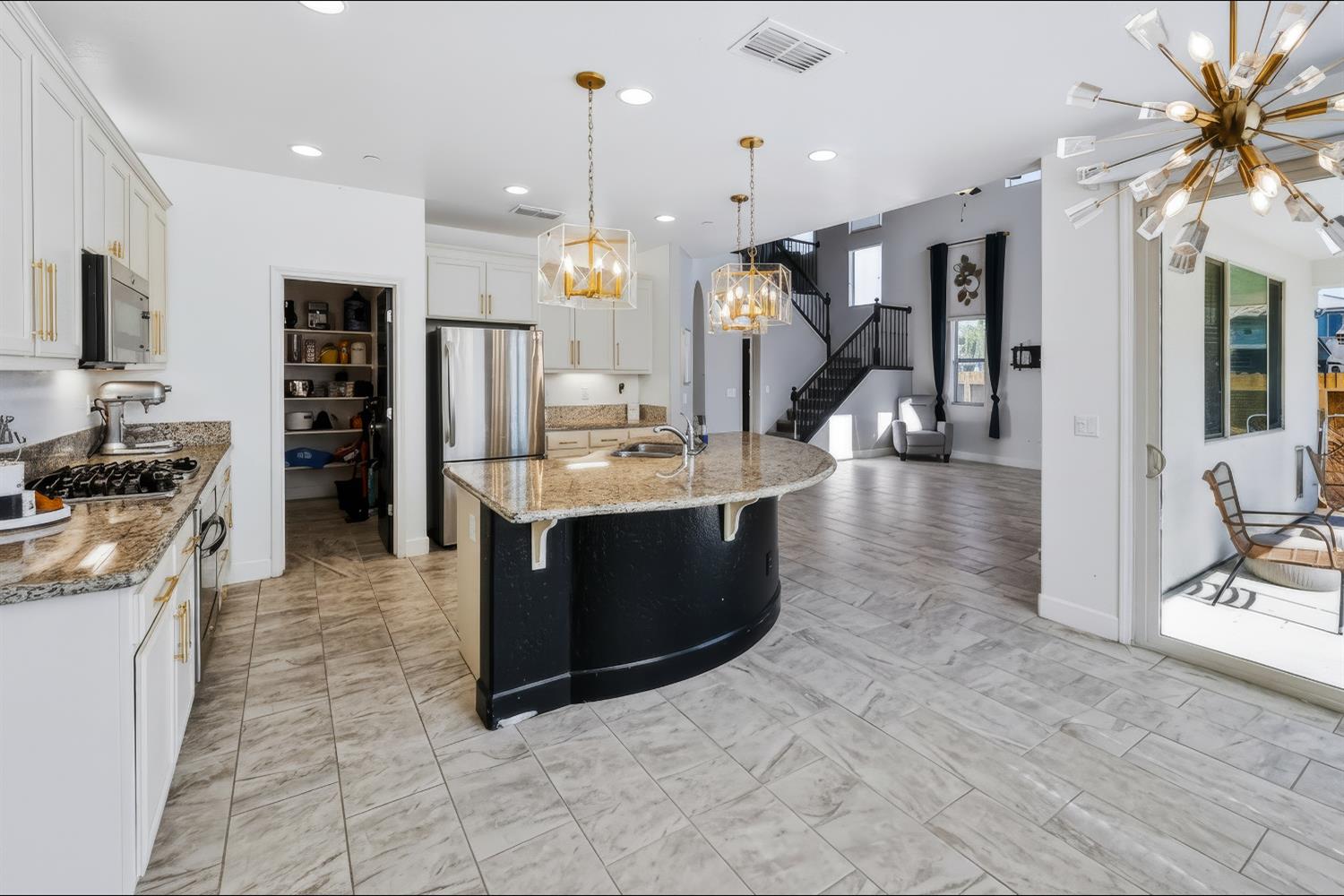 1509 Medellin Ln, Clovis, CA 93619