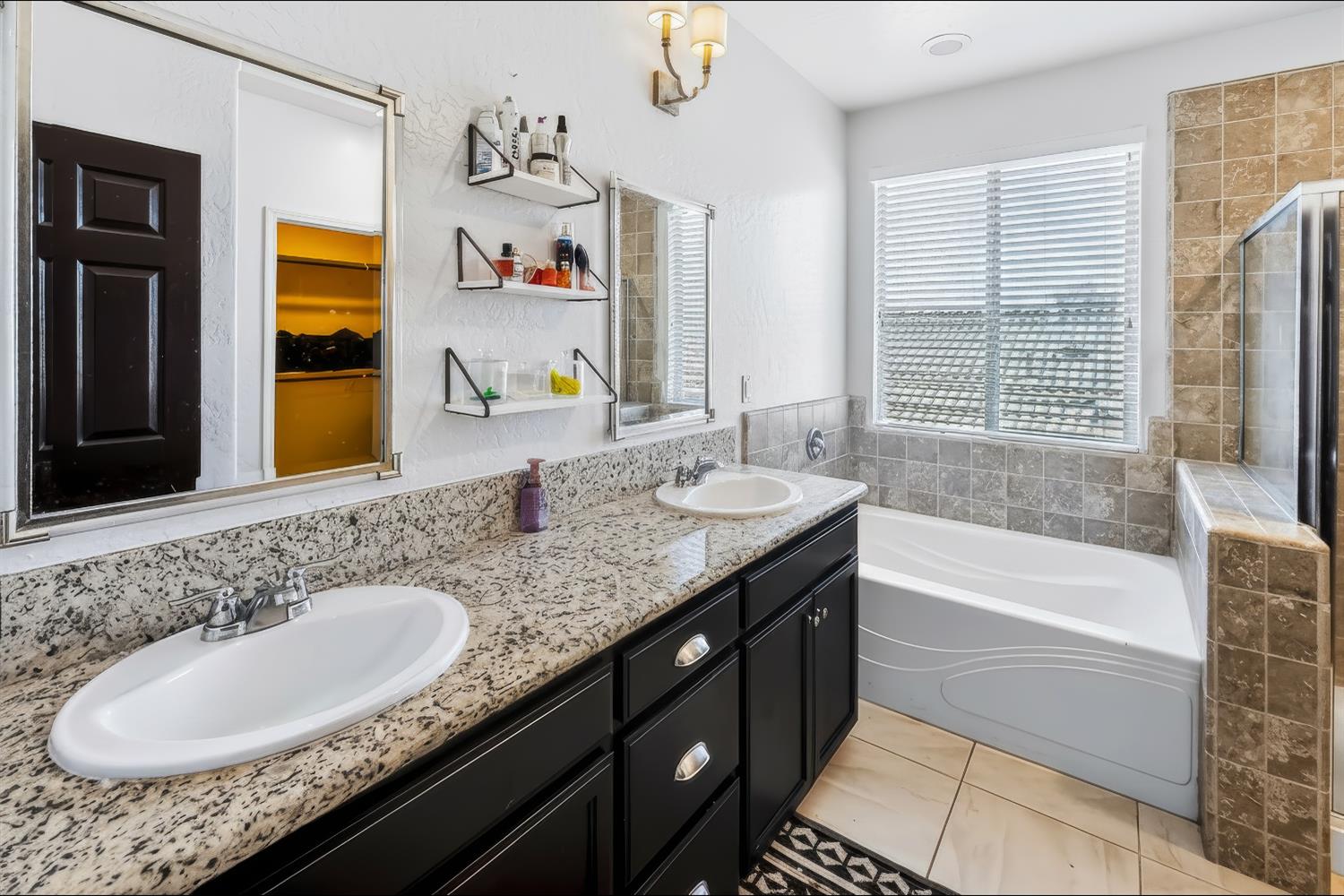 1509 Medellin Ln, Clovis, CA 93619