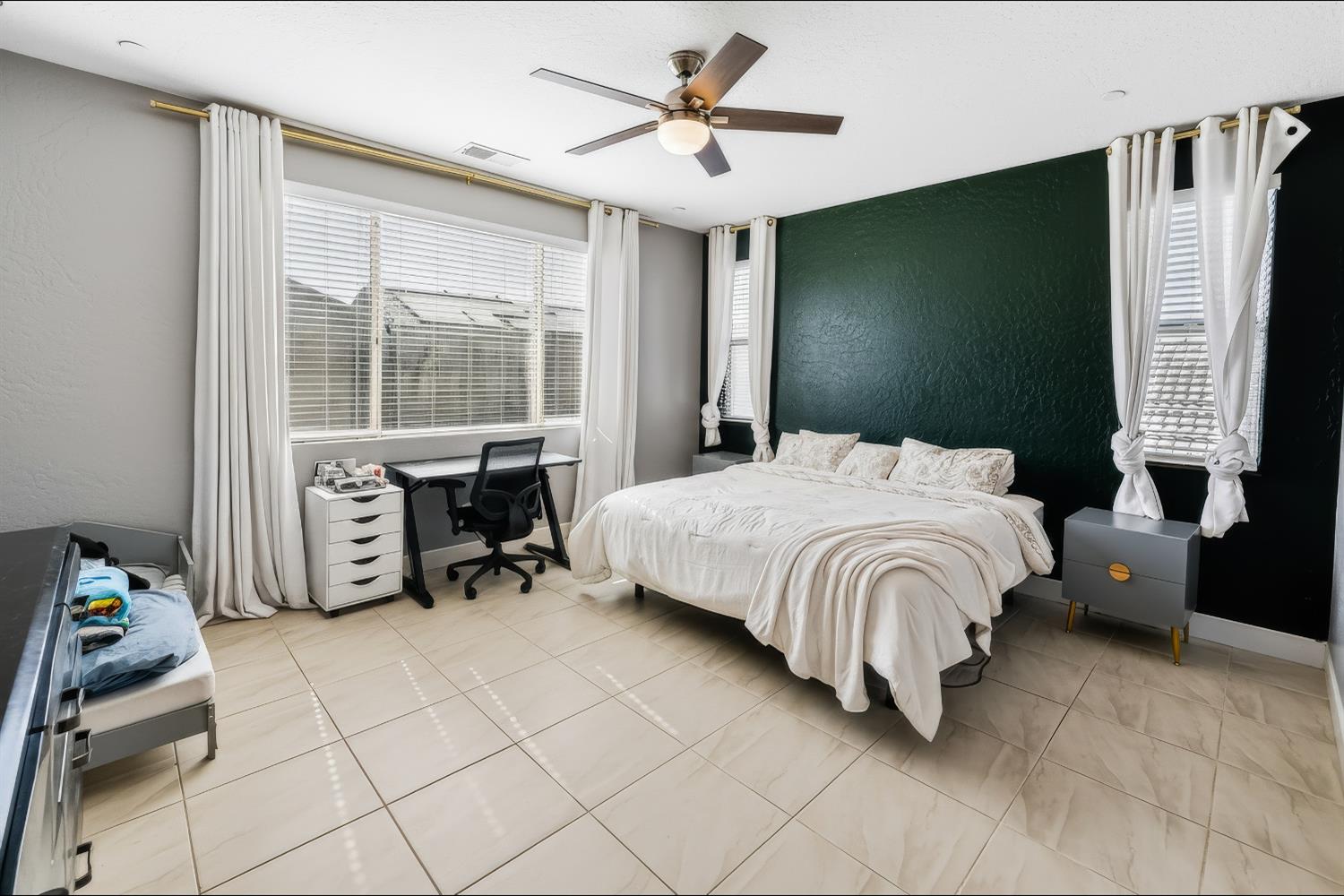 1509 Medellin Ln, Clovis, CA 93619