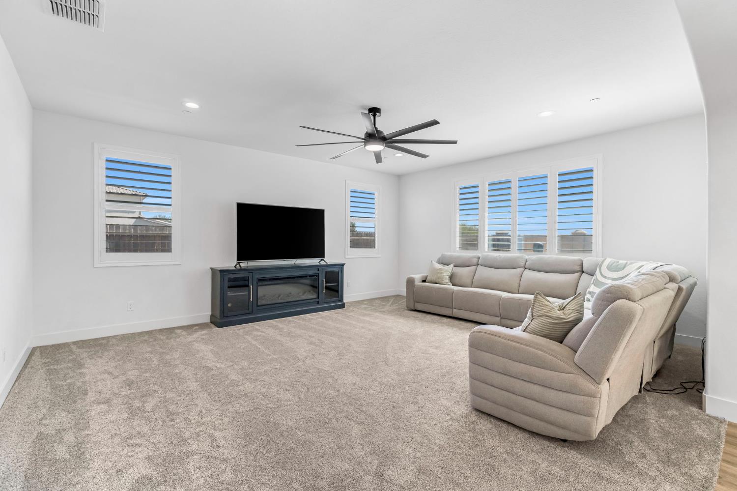 358 N Gleason Ave, Fowler, CA 93625