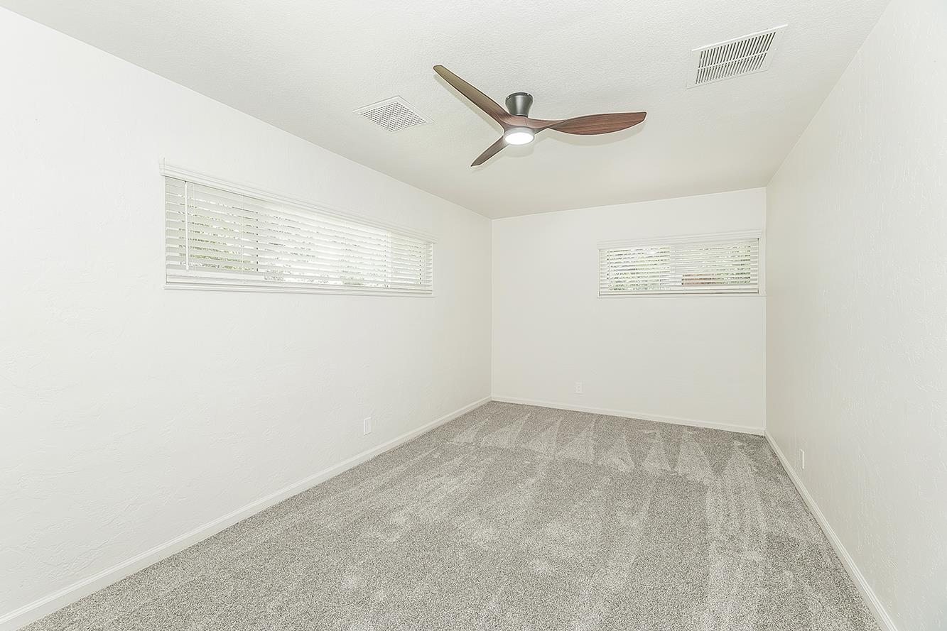 1551 E Almendra Dr, Fresno, CA 93710