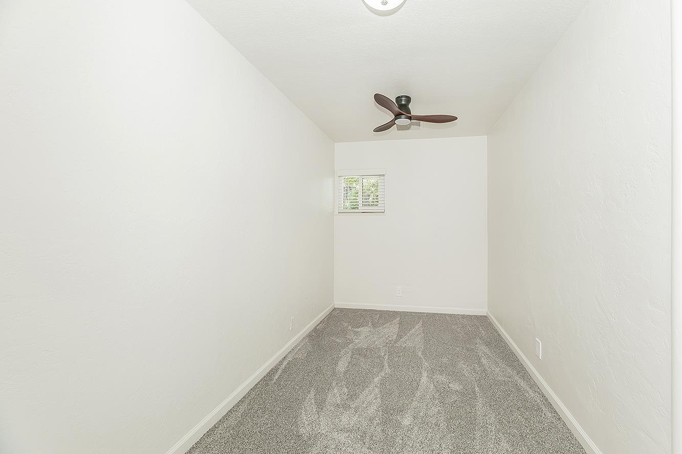 1551 E Almendra Dr, Fresno, CA 93710