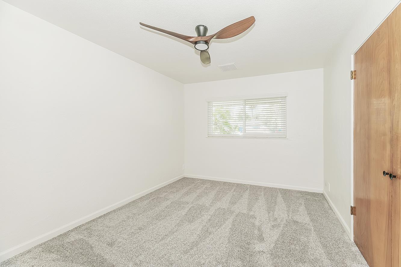 1551 E Almendra Dr, Fresno, CA 93710